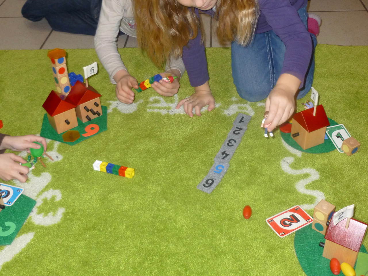 Kinder beim Projekt Zahlenland